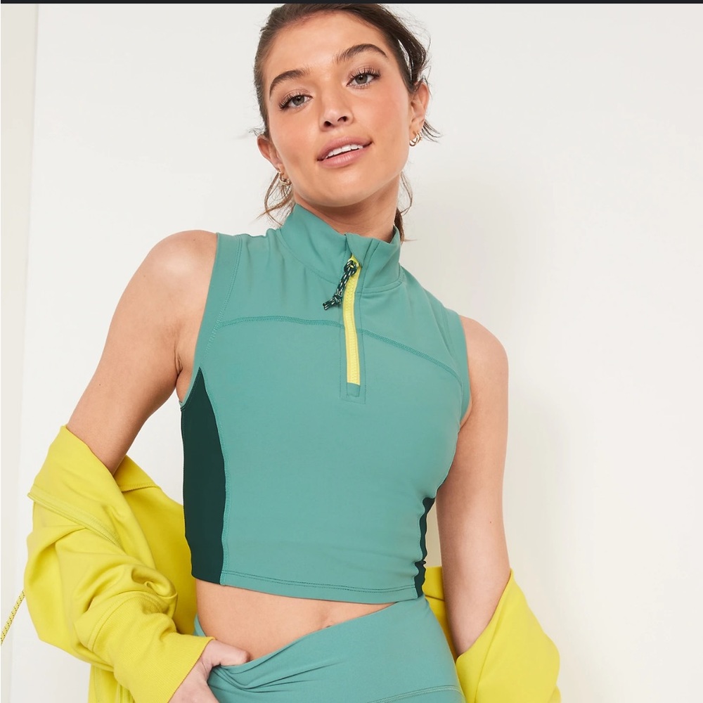 NWT Old Navy Green PowerSoft 1/2-Zip Sleeveless Cropped Top